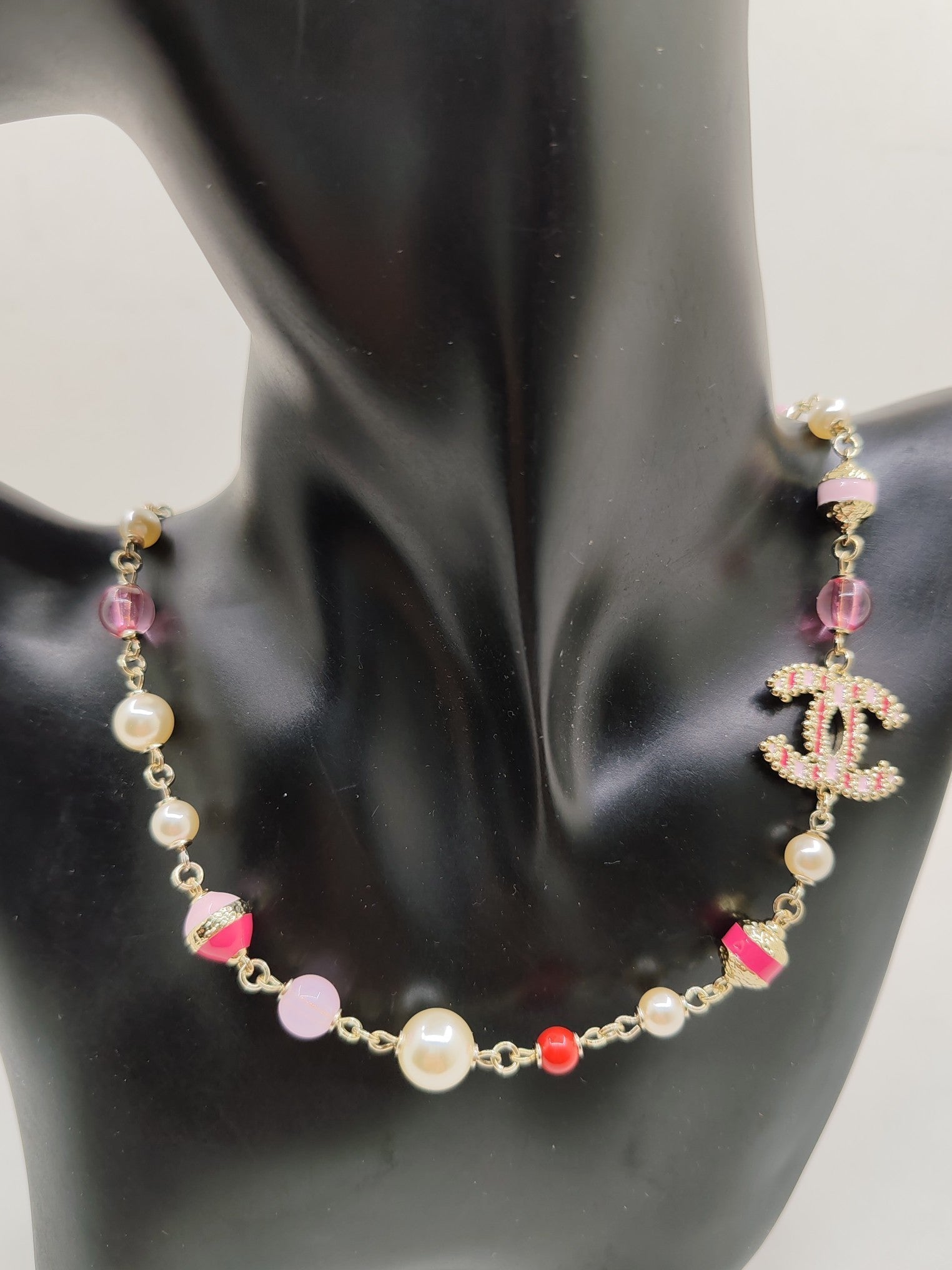 18K  Chanel Pink & White Pearls Necklace