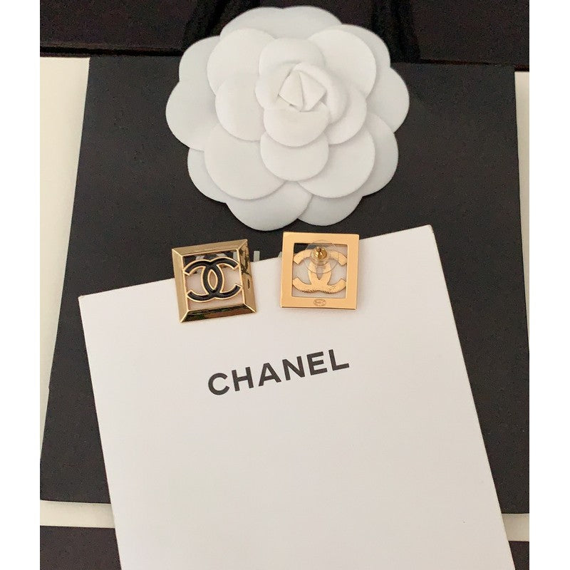 18K  Chanel Square Hollow Earrings