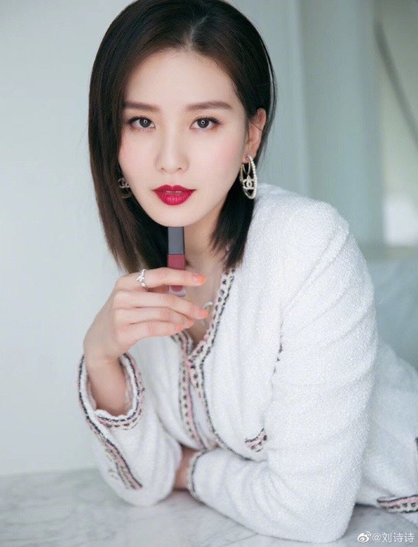 18K  Chanel Circle Earrings