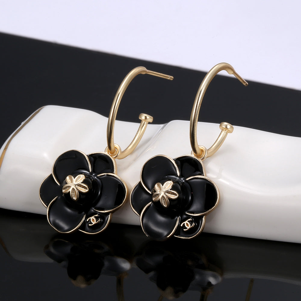 18K  Chanel Flower Earrings
