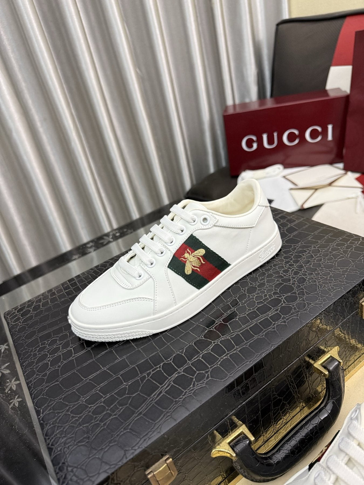 Gucci Green and Red Stripe Bee Sneakers — front