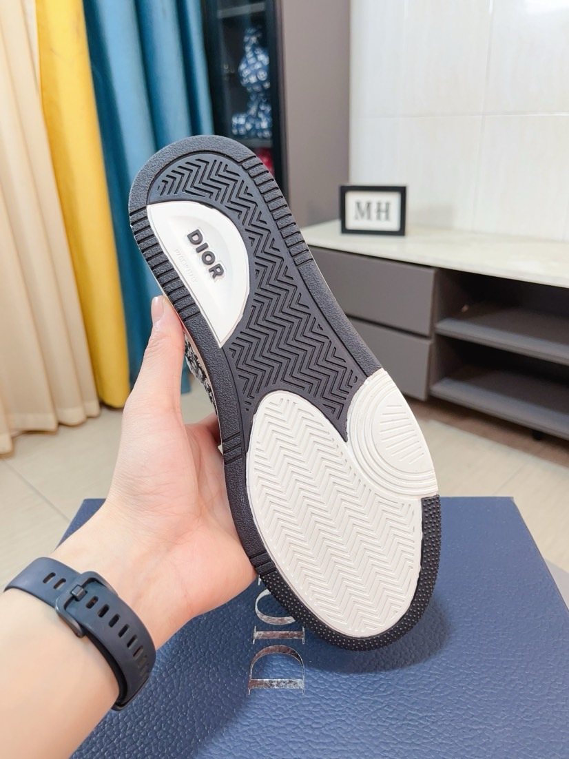 Dior Men's Patterned Panel Low-Top Sneakers — detail